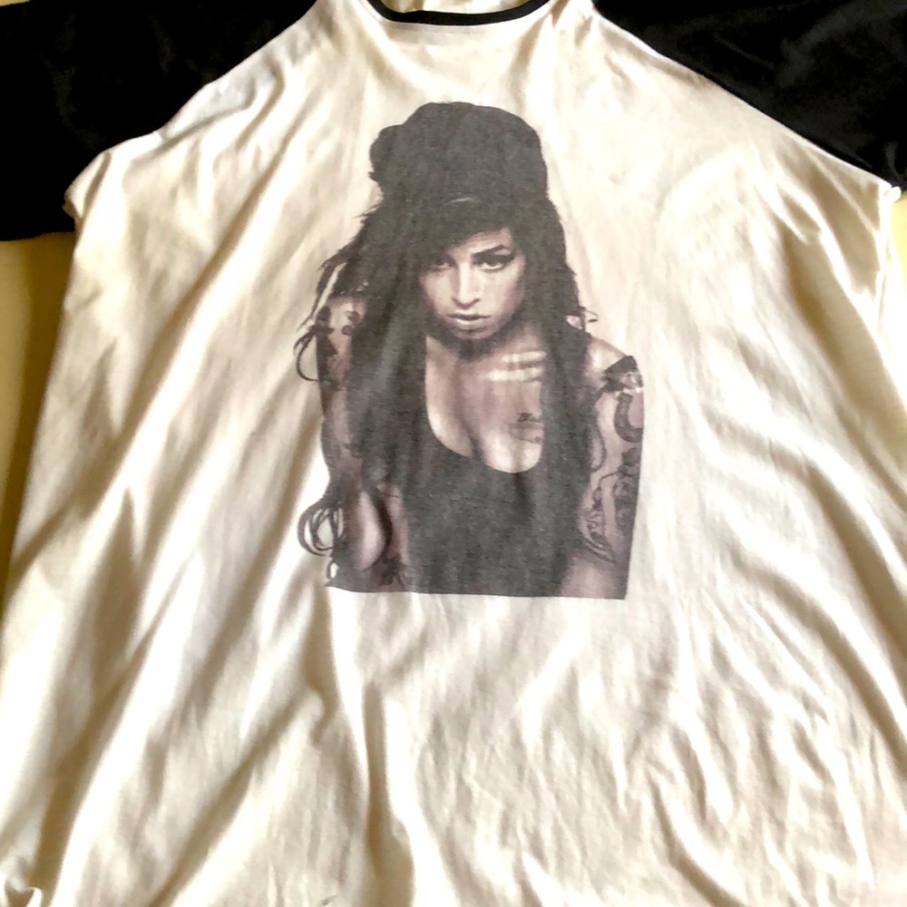 AMY WINEHOUSE.   NEW T Shirt..
